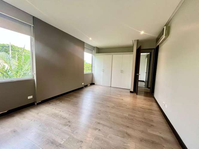 YA Amplio apartamento en Condominio Alto de las Palomas