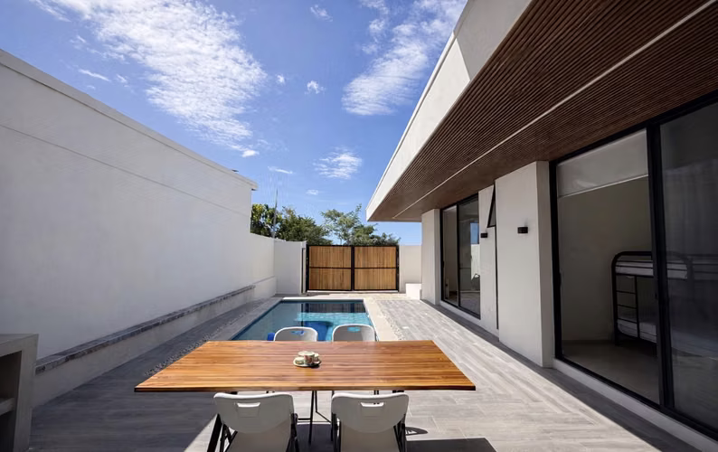 Casa de Playa con Piscina y Airbnb en Guanacaste