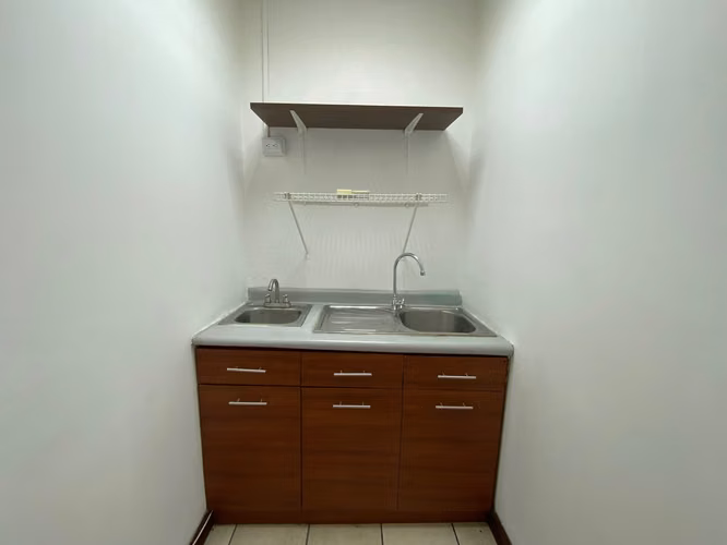 Alquiler de Oficinas Amplias en Paseo Colon, San José. 6023