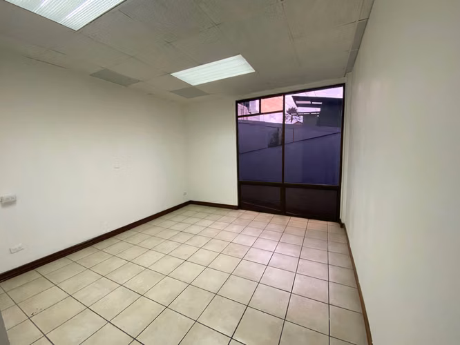 Alquiler de Oficinas Amplias en Paseo Colon, San José. 6023