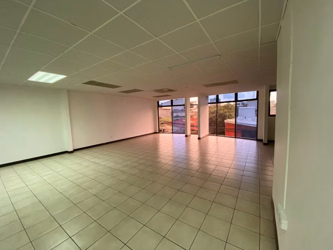 Alquiler de Oficinas Amplias en Paseo Colon, San José. 6023