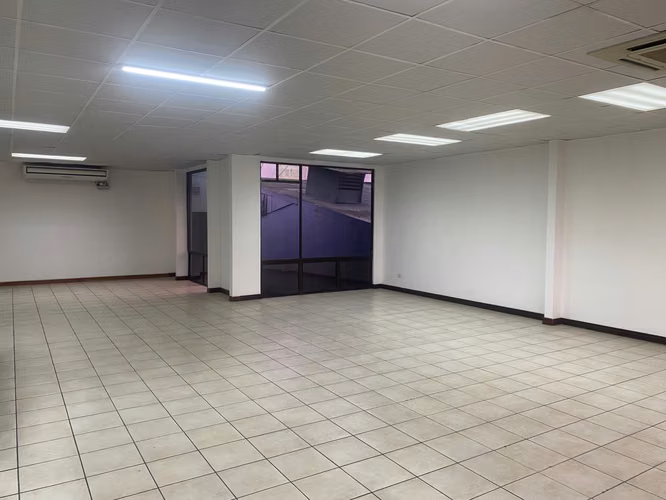 Alquiler de Oficinas Amplias en Paseo Colon, San José. 6023