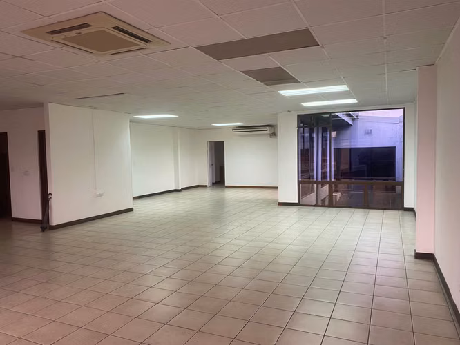 Alquiler de Oficinas Amplias en Paseo Colon, San José. 6023