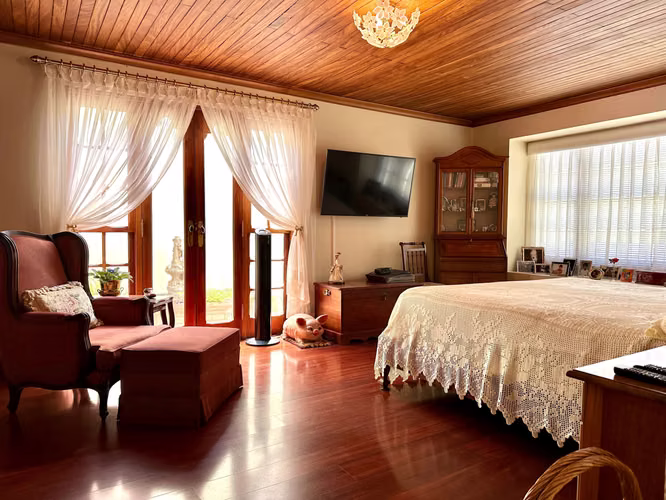 VENTA DE CASA INDEPENDIENTE DE UNA SOLA PLANTA EN ESCAZU