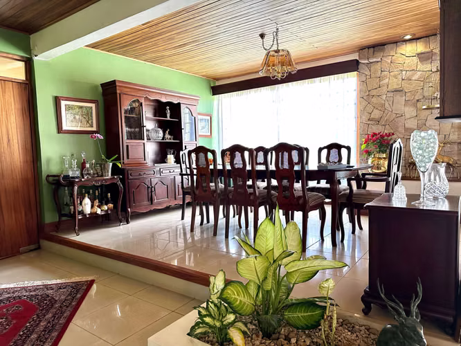 VENTA DE CASA INDEPENDIENTE DE UNA SOLA PLANTA EN ESCAZU