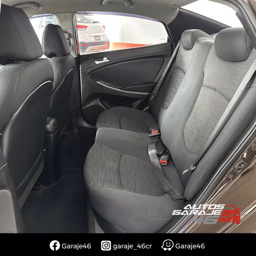HYUNDAI ACCENT BLUE GL 2017 Manual - Imagen 10