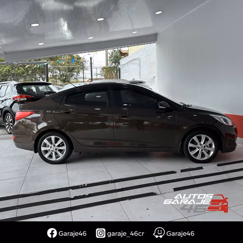 HYUNDAI ACCENT BLUE GL 2017 Manual - Imagen 8