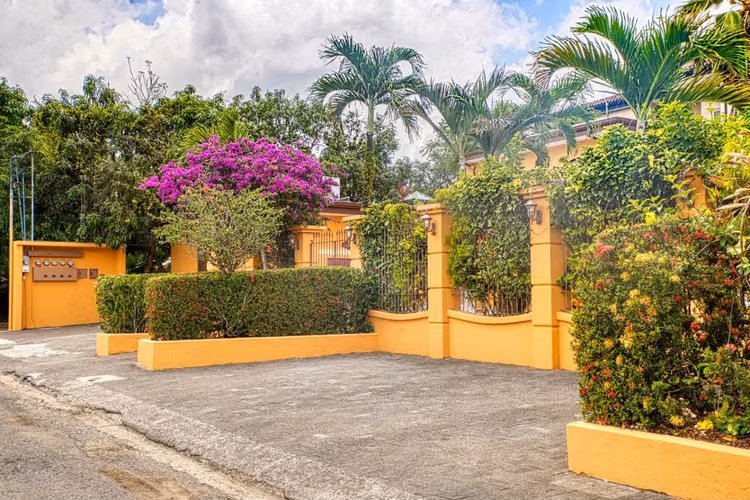 Long term Rentals in Playa Herradura, Costa Rica