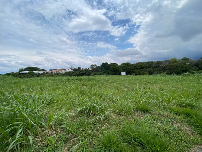 Invest in One of the Few Remaining Development Sites in Rohrmoser 6025