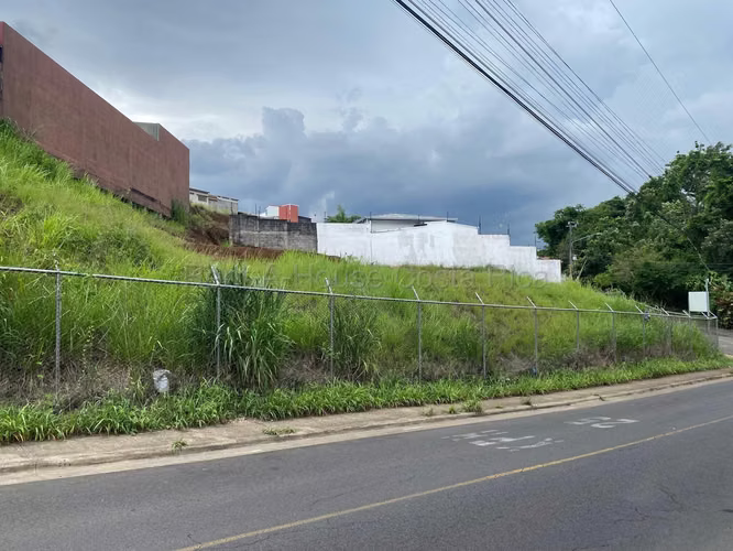 Oportunidad! Lote Esquinero en La Ceiba de Alajuela