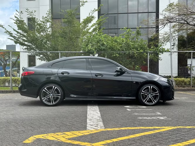 BMW 218 PAQUETE M