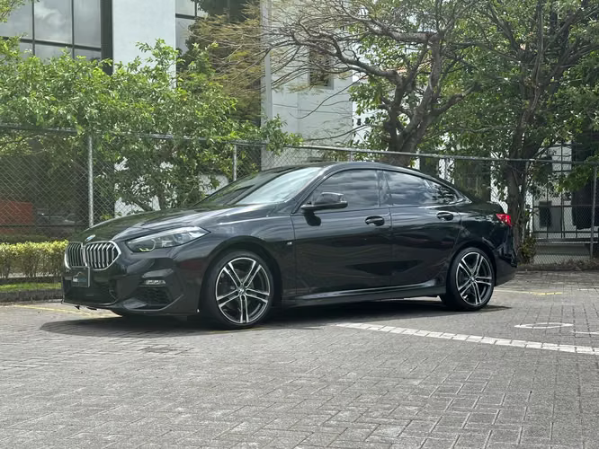 BMW 218 PAQUETE M