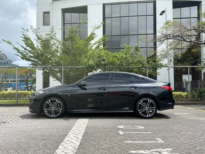 BMW 218 PAQUETE M