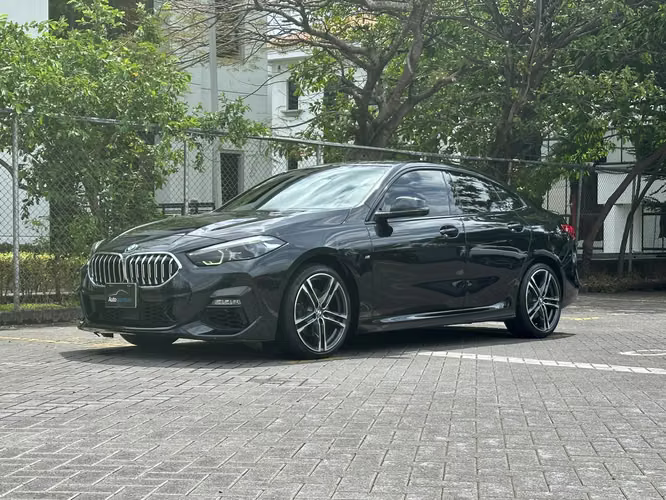 BMW 218 PAQUETE M