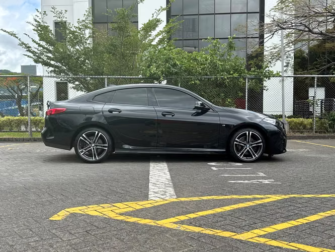 BMW 218 PAQUETE M