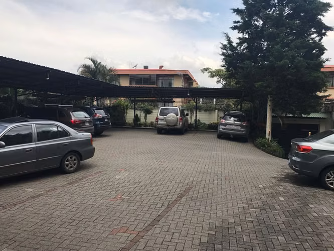 Oficina con servicios y AC en Barrio Dent, Montes de Oca, San José - Imagen 18