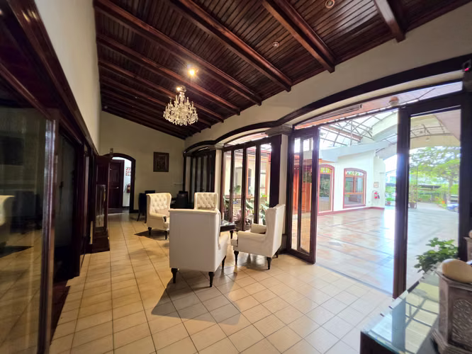 Oficina con servicios y AC en Barrio Dent, Montes de Oca, San José - Imagen 6