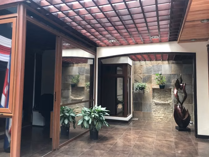 Oficina con servicios y AC en Barrio Dent, Montes de Oca, San José - Imagen 16