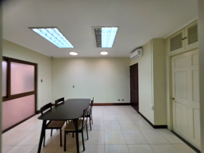 Oficina con servicios y AC en Barrio Dent, Montes de Oca, San José - Imagen 8