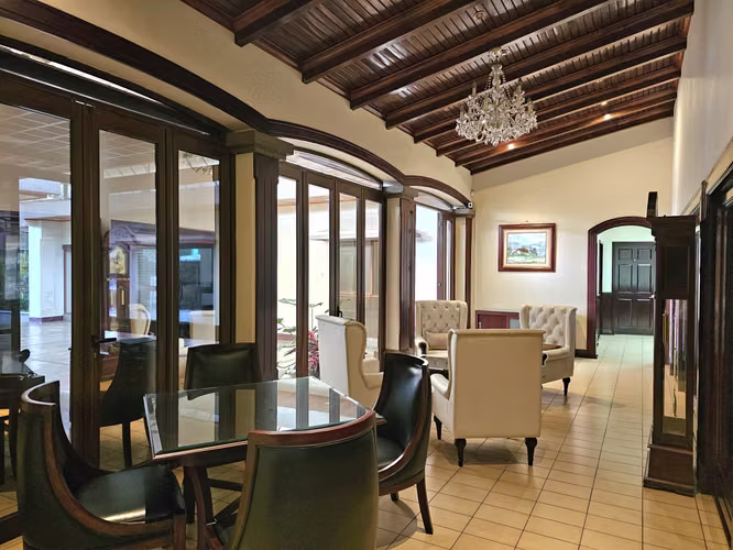 Oficina con servicios y AC en Barrio Dent, Montes de Oca, San José - Imagen 5