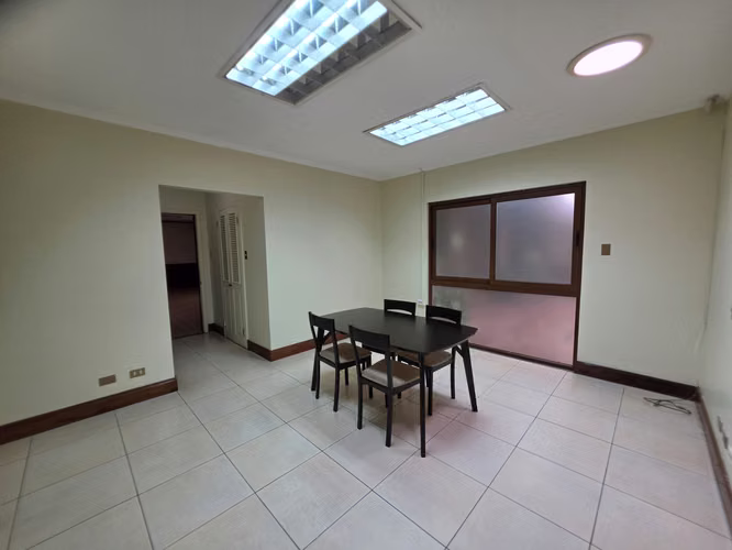 Oficina con servicios y AC en Barrio Dent, Montes de Oca, San José - Imagen 7