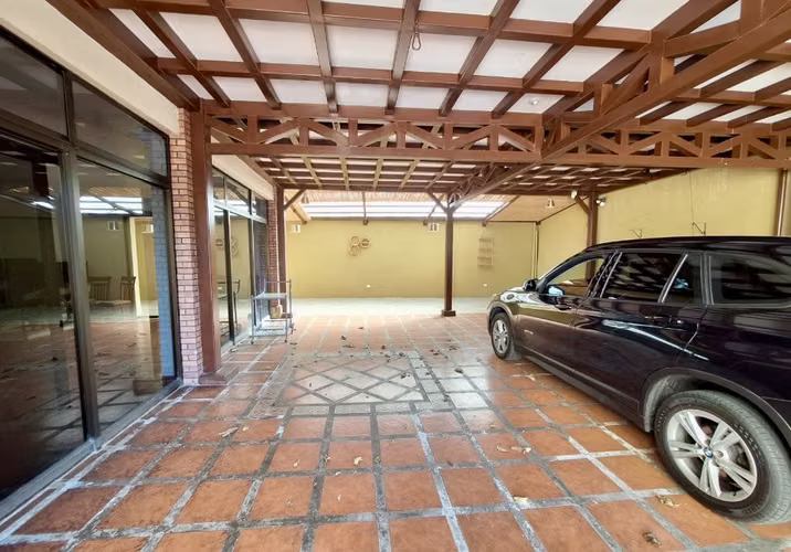Amplia casa a precio de oportunidad. Santa Bárbara de Heredia,. En residencial - Imagen 8