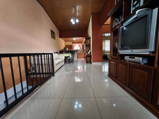 VENTA CASA + APTO EN TRES RIOS