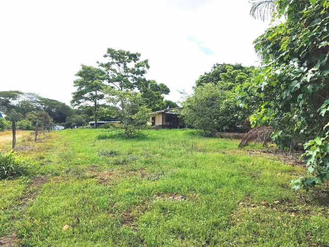 Land sale San Mateo Labrador 4.923 with house