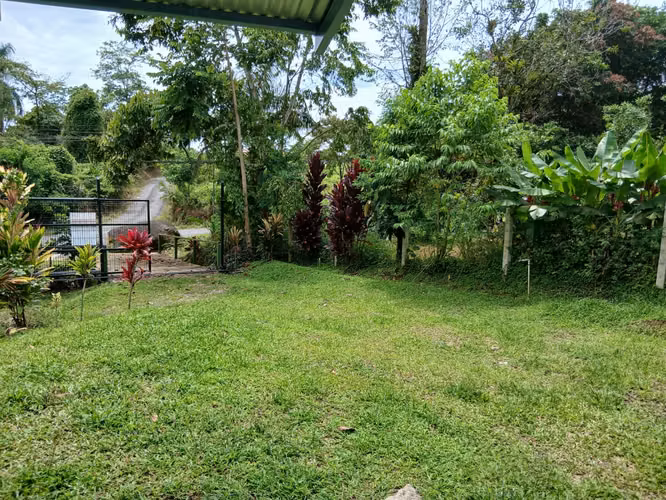 Propiedad con casa en La Alegría, Siquirres, Limón