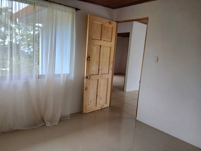 Propiedad con casa en La Alegría, Siquirres, Limón
