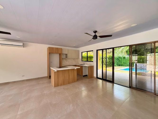 Alquiler casa con piscina y 3 habitaciones, Playa hermosa. (MV) - Imagen 7