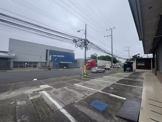 AMPLIO LOCAL EN PAVAS CERCA DE ZONA INDUSTRIAL