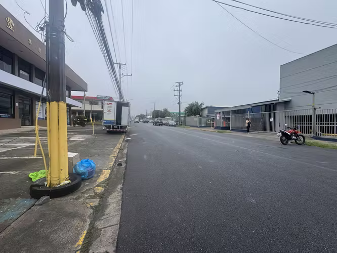 AMPLIO LOCAL EN PAVAS CERCA DE ZONA INDUSTRIAL
