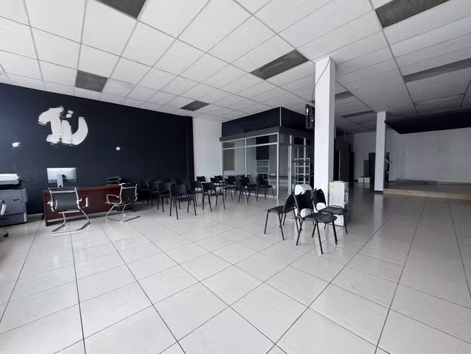 AMPLIO LOCAL EN PAVAS CERCA DE ZONA INDUSTRIAL