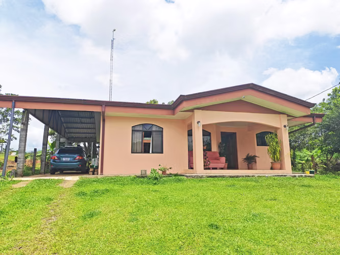 Preciosa Casa de Oportunidad en San Carlos