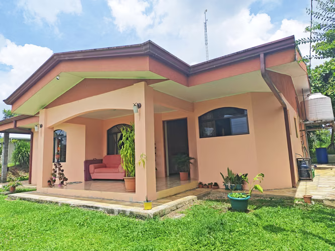 Preciosa Casa de Oportunidad en San Carlos
