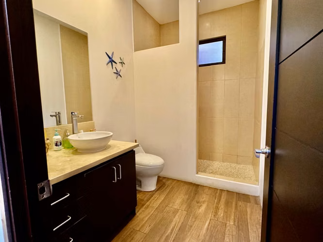Casa de una planta con amplio jardín y apartamento independiente en Montaña Luna, Santa Ana - Imagen 7