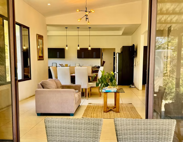 Casa de una planta con amplio jardín y apartamento independiente en Montaña Luna, Santa Ana - Imagen 12