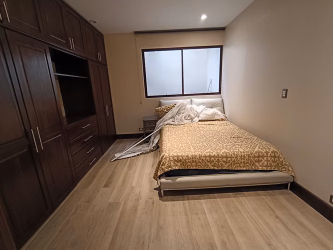 Rohrmoser, La Geroma, amueblada, nueva-lujosa-amplia 280m2, 3 hab, A/C, 3 baños, sala TV. - Imagen 18
