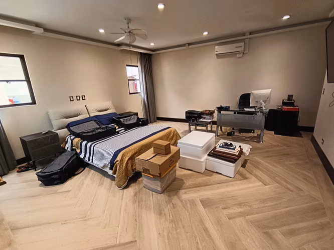 Rohrmoser, La Geroma, amueblada, nueva-lujosa-amplia 280m2, 3 hab, A/C, 3 baños, sala TV. - Imagen 11