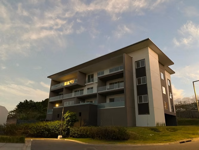 EsEspectacular Apartamento Moderno en condominio para Estrenar en Guachipelín