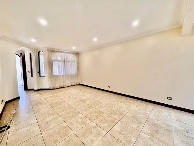 Casa en alquiler en Alajuela Centro – Residencial tranquilo KS - Imagen 2