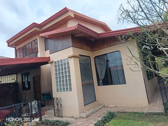 CASA PARA REMODELAR URB.  CERRADA SIERRAS DE LA UNION   140 millones de colones