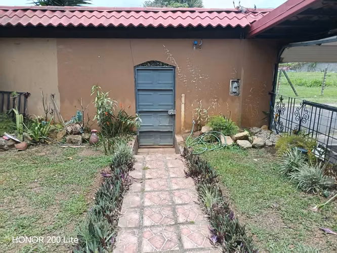 CASA PARA REMODELAR URB.  CERRADA SIERRAS DE LA UNION   140 millones de colones