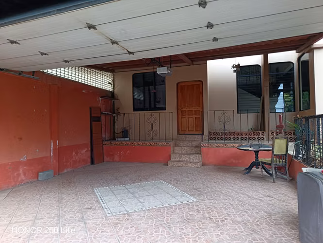 CASA PARA REMODELAR URB.  CERRADA SIERRAS DE LA UNION   140 millones de colones
