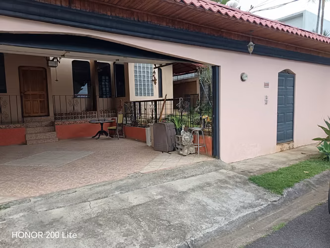 CASA PARA REMODELAR URB.  CERRADA SIERRAS DE LA UNION   140 millones de colones