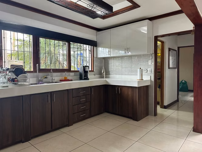 HERMOSA CASA INDEPENDIENTE CON USO RESIDENCIAL Y COMERCIAL - Imagen 5