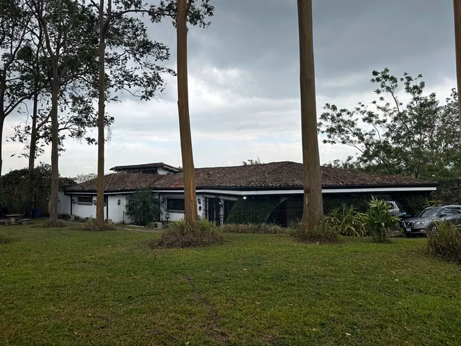 HERMOSA CASA INDEPENDIENTE CON USO RESIDENCIAL Y COMERCIAL - Imagen 10