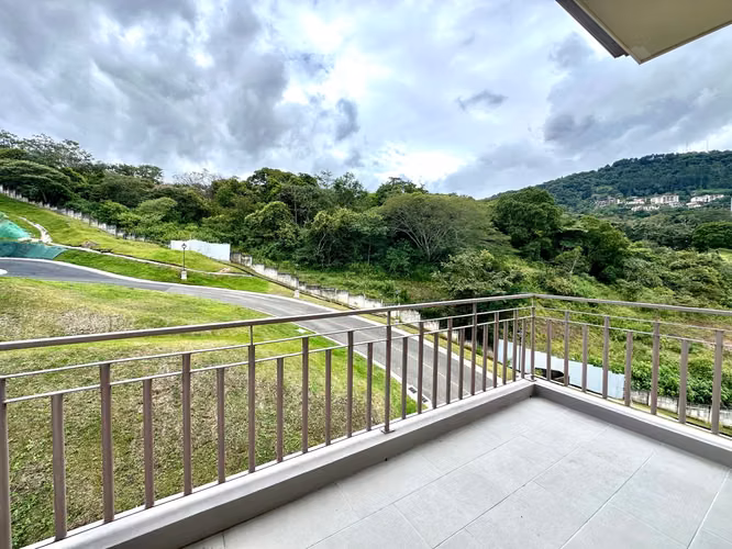 VENTA DE PENTHOUSE  EN CONDOMINIO VISTA AL VALLE - SANTA ANA
