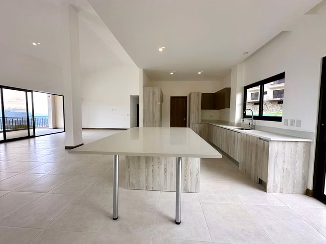 VENTA DE PENTHOUSE  EN CONDOMINIO VISTA AL VALLE - SANTA ANA